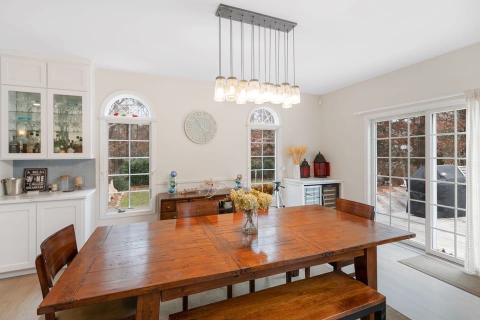 Dining area and bar