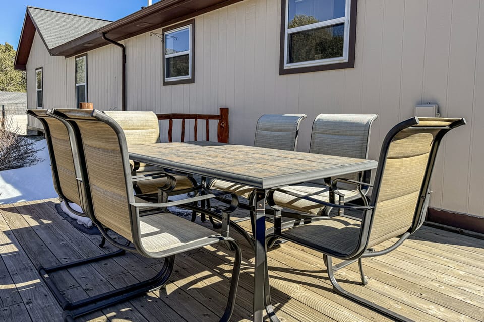 Back deck patio dining