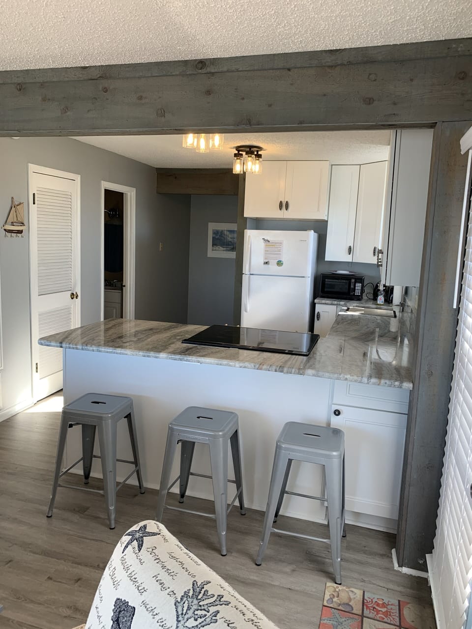 Newly renovated kitchen in 2021 and seating for 3.