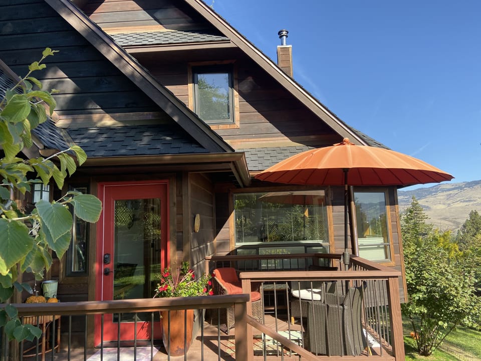 Entry and morning deck