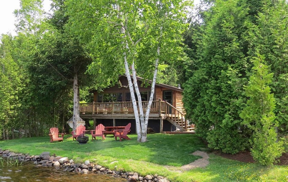 Moose Cabin and Firepit on Lake Colby