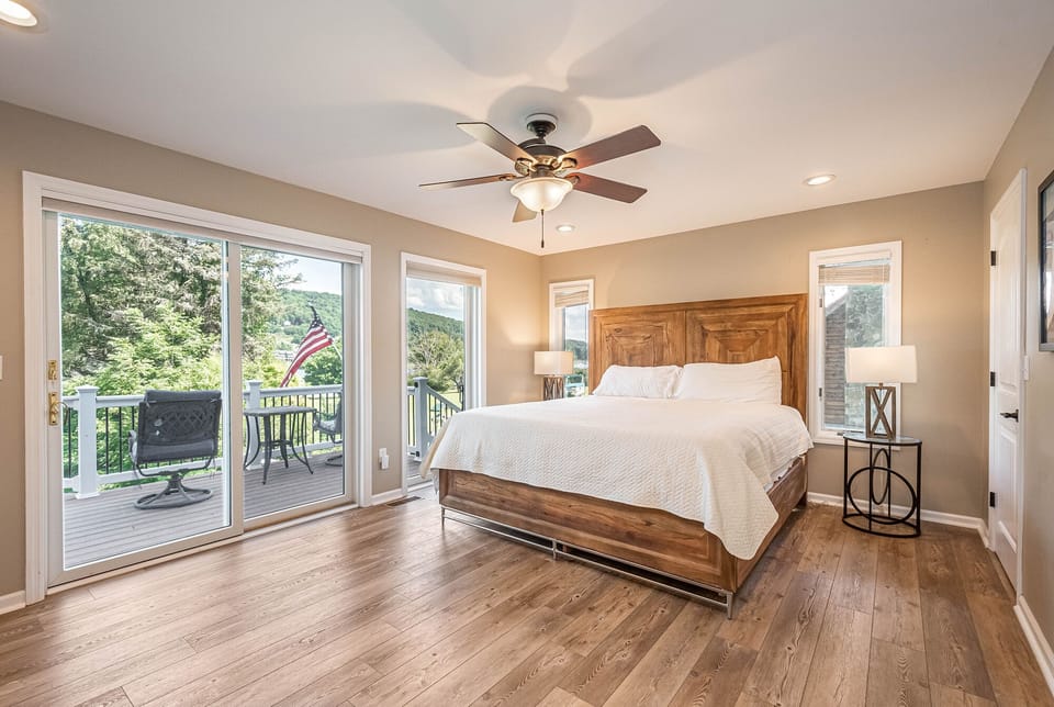 Main Level Primary Bedroom - King, TV, En Suite Bathroom