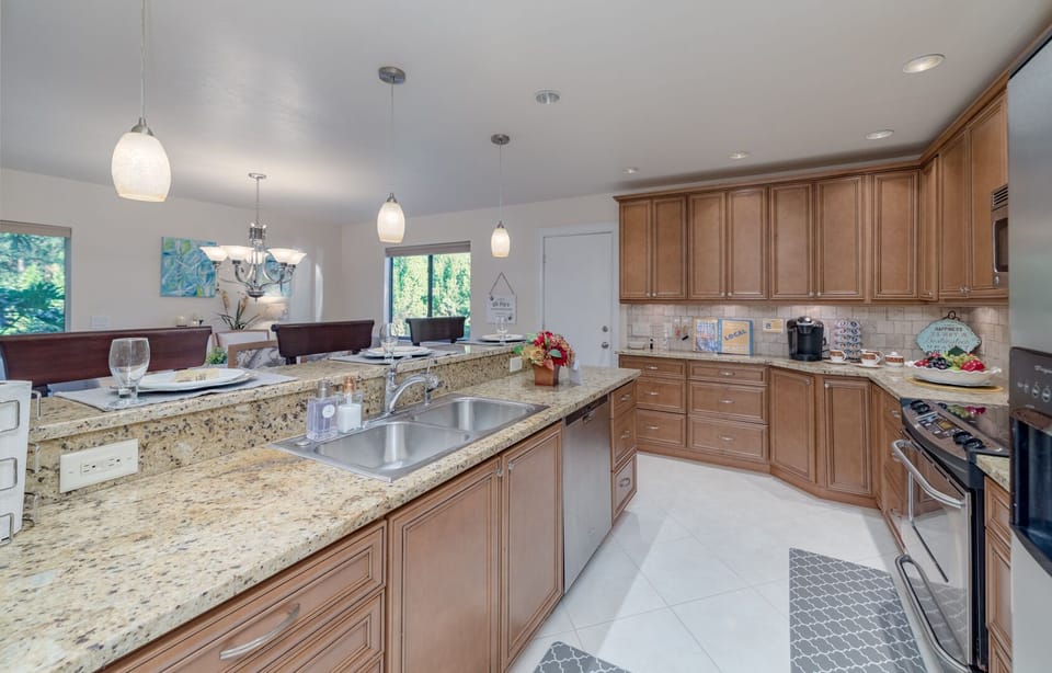 Prepare special meals together in this fully equipped kitchen.