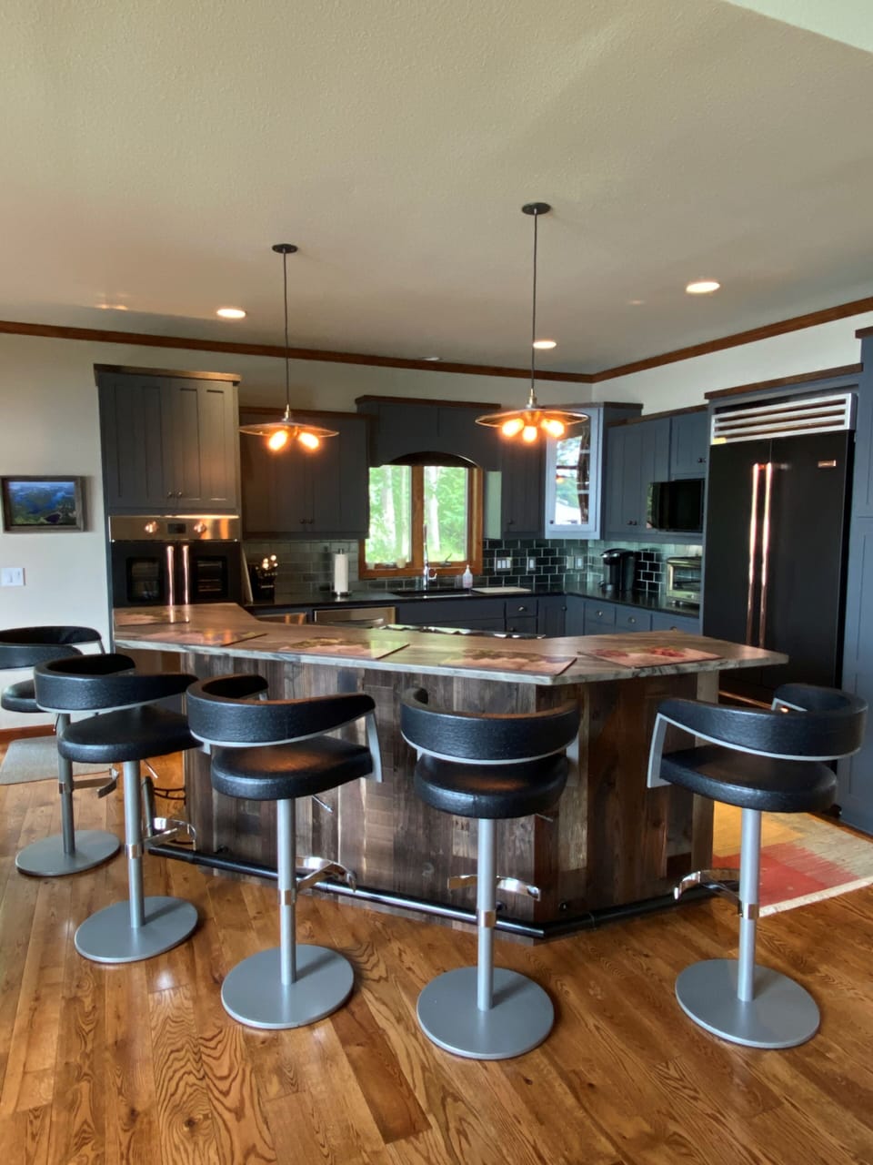 Entertainment Island and Kitchen