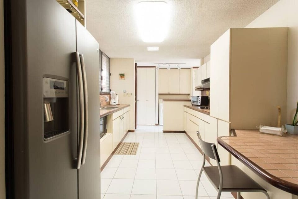 Full and equipped kitchen