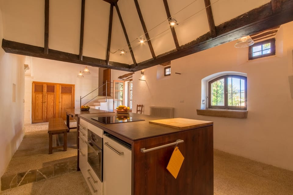 Fully equipped modern kitchen