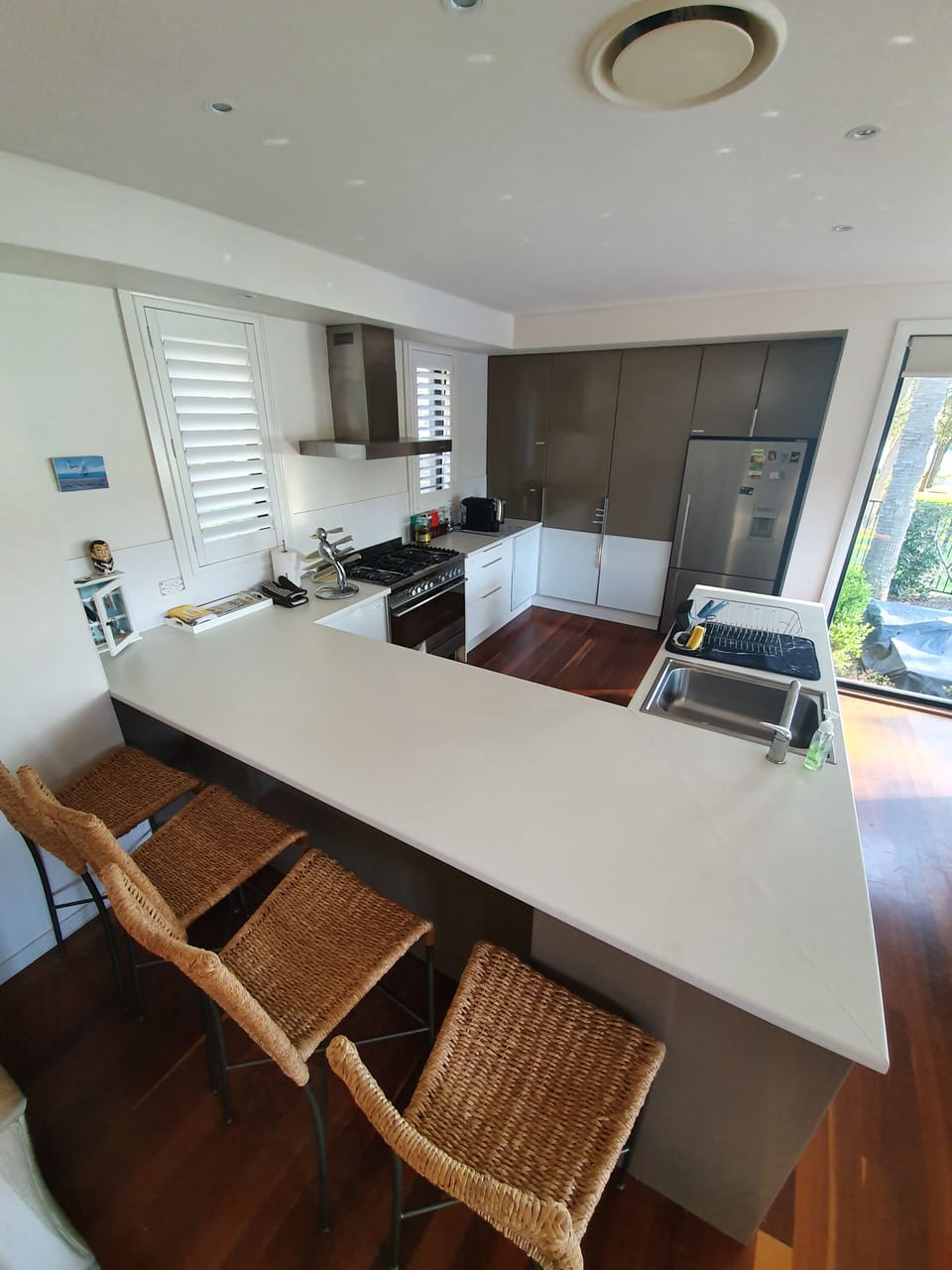 Breakfast bar 