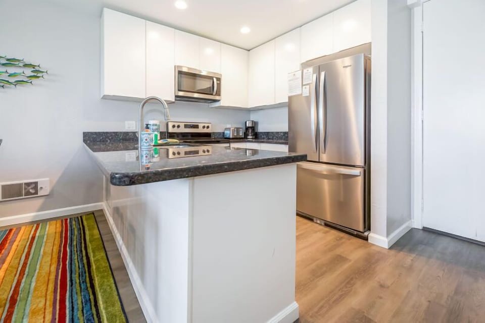 Custom upgraded fully stocked kitchen