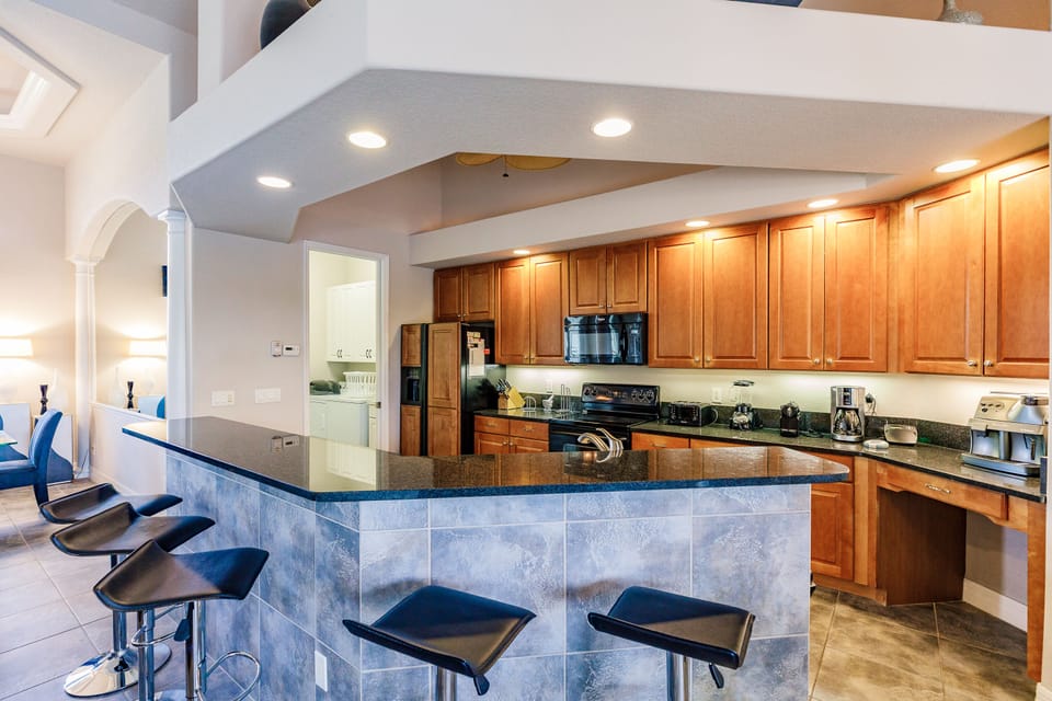 Bar around kitchen