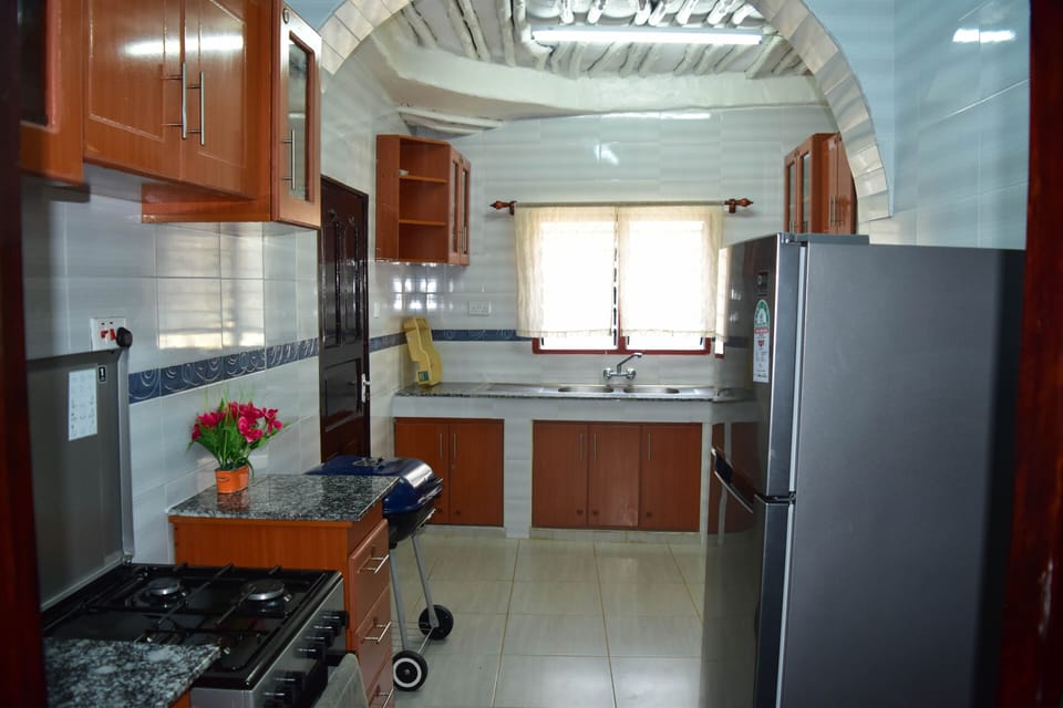 Fully fitted kitchen