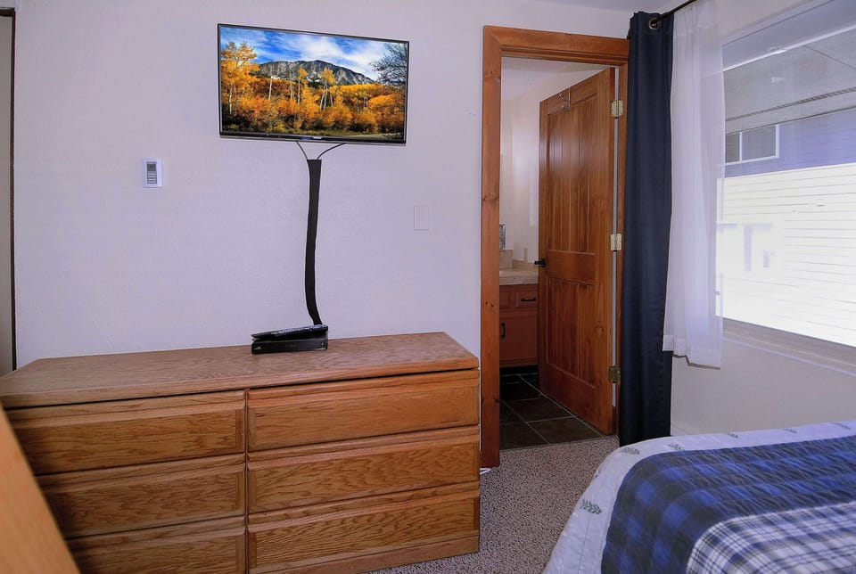 Bunk room w/ensuite bath