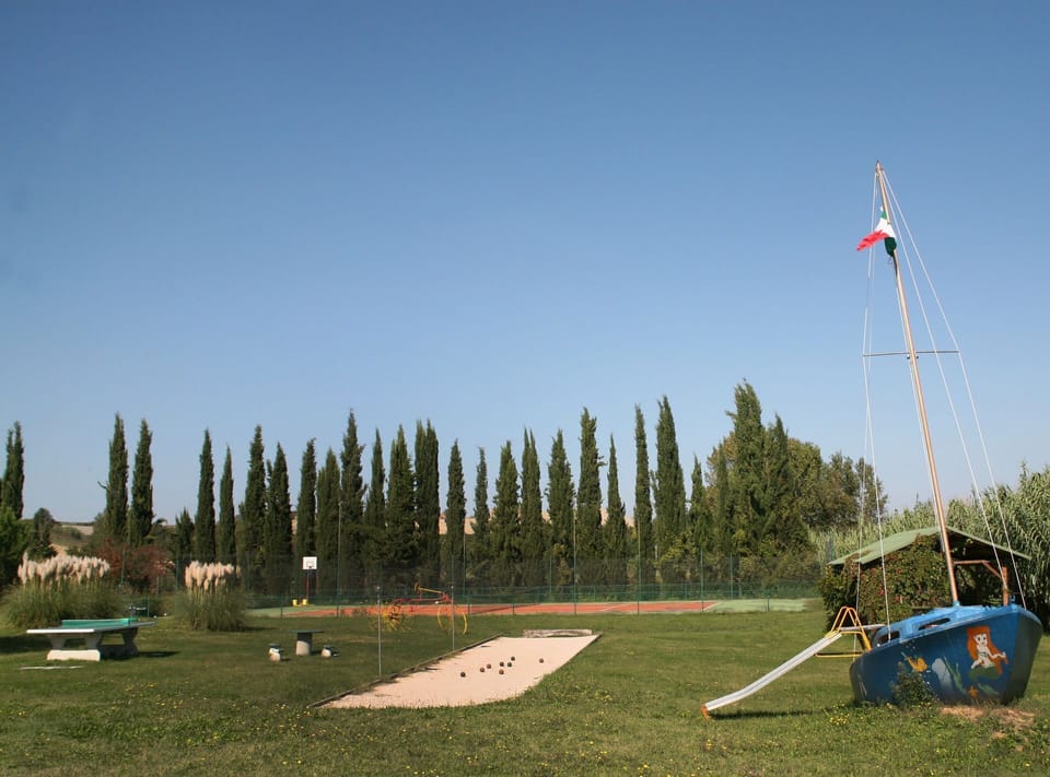 Tree, Recreation, Grassland, Leisure, Vehicle