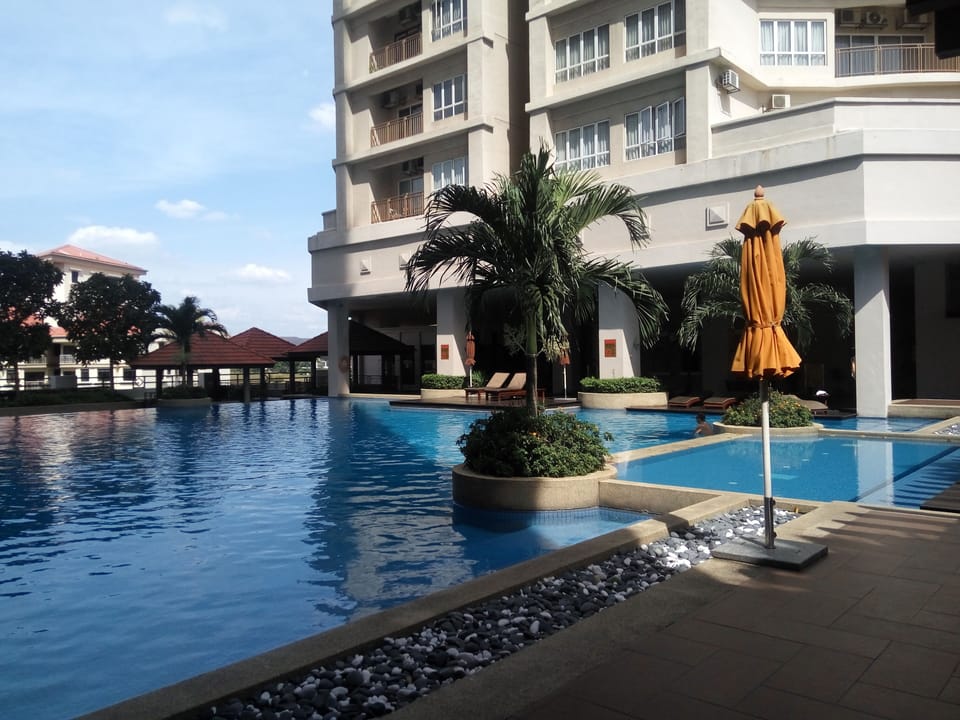 infinity swimming pool