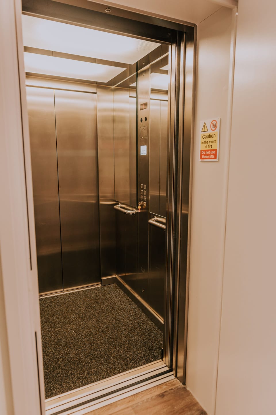 Direct Access from the Lift - VIP 
