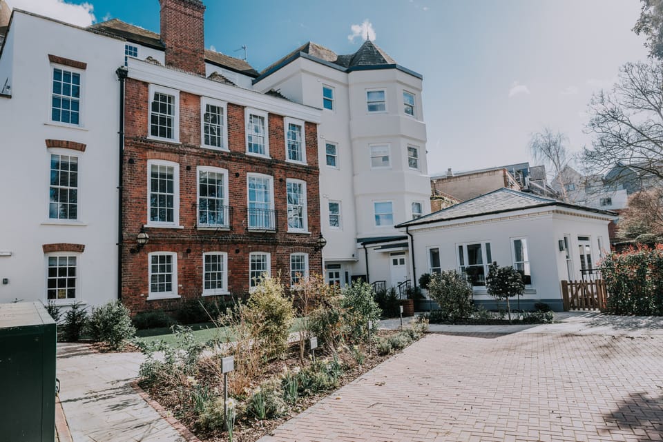A Stunning blend of Historical Features and Modern Facilities