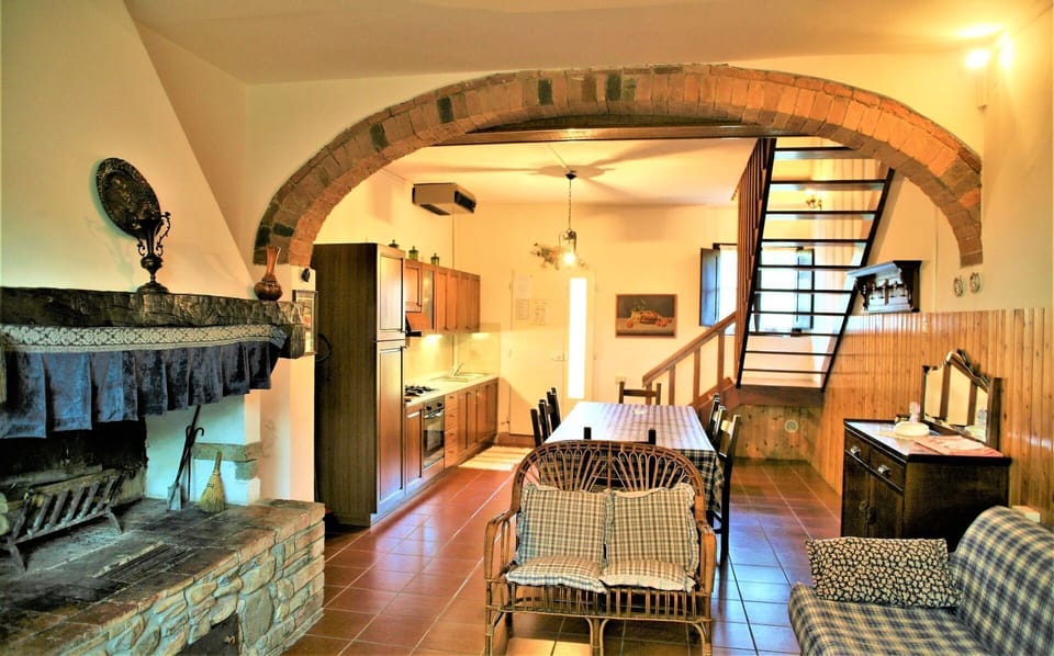 Room, Property, Building, Interior Design, Furniture, Ceiling, House, Real Estate, Architecture, Arch