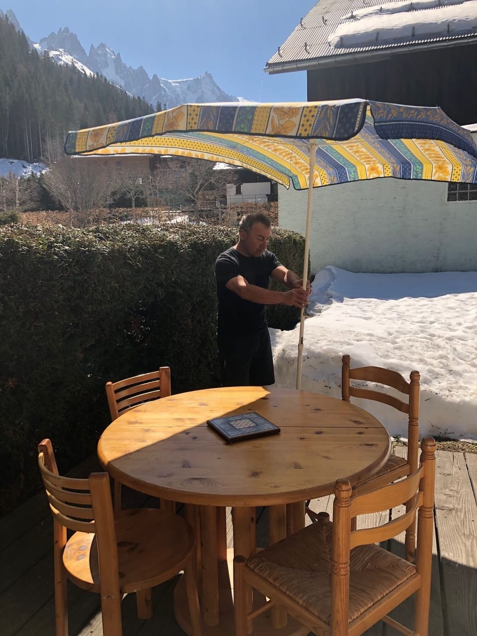 Outdoor dining