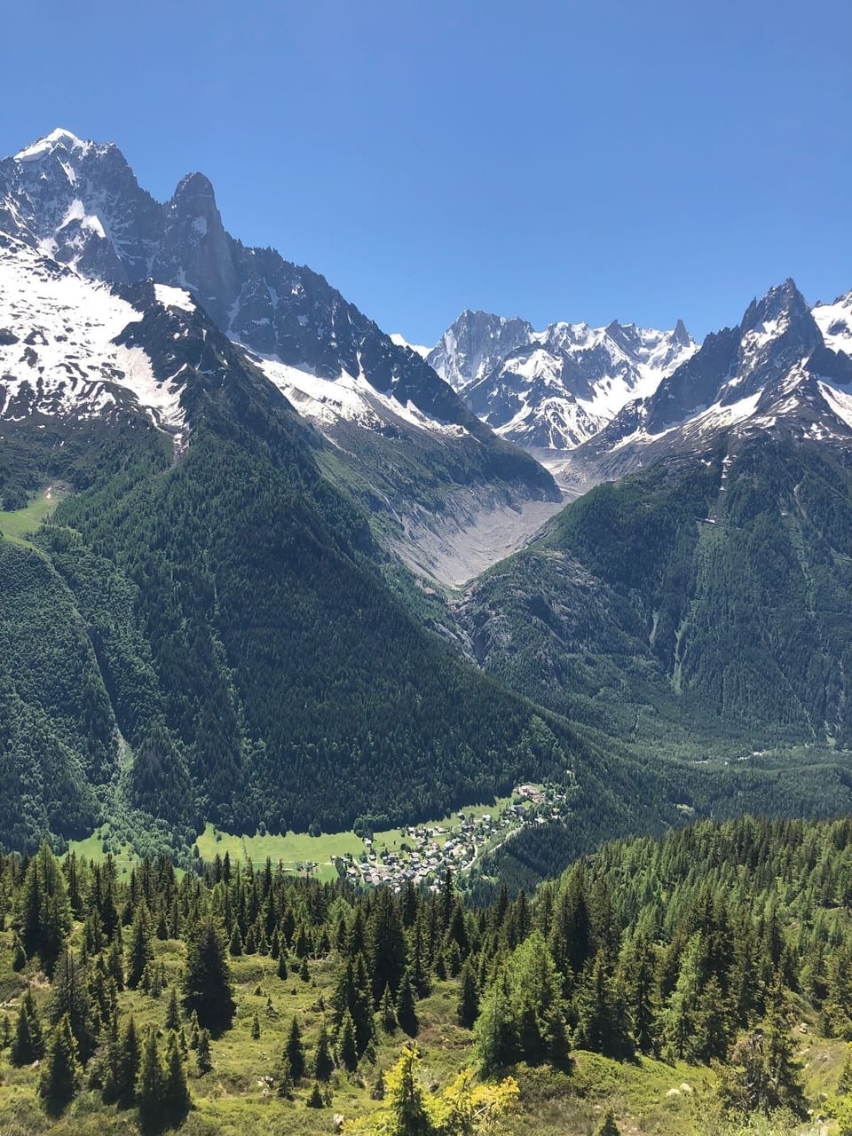 Nice 2 rooms for 2 to 4 people in quiet hamlet with superb view on Mont-Blanc Apartment in Chamonix