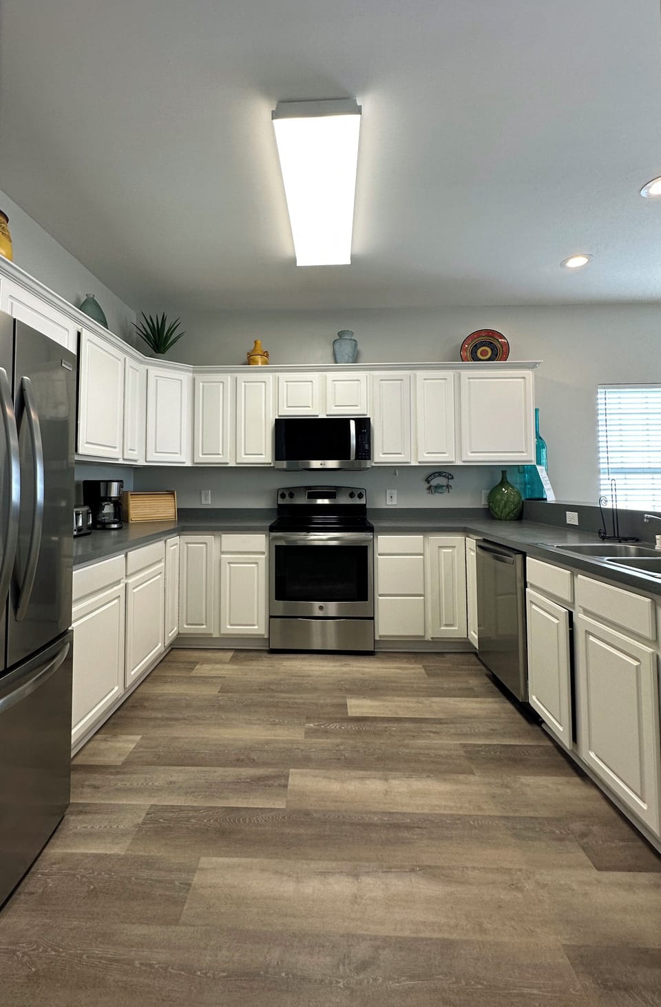 Spacious, Well-Equipped Kitchen