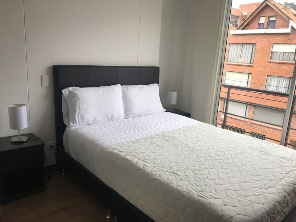 HERMOSO APARTAMENTO #306 SANTA BARBARA