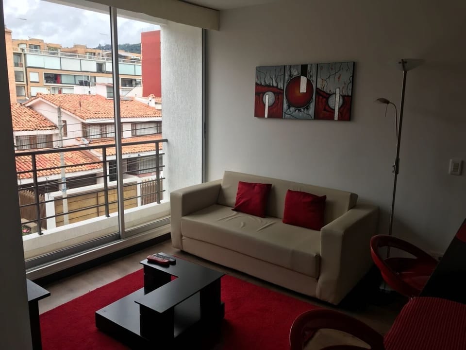 HERMOSO APARTAMENTO #306 SANTA BARBARA