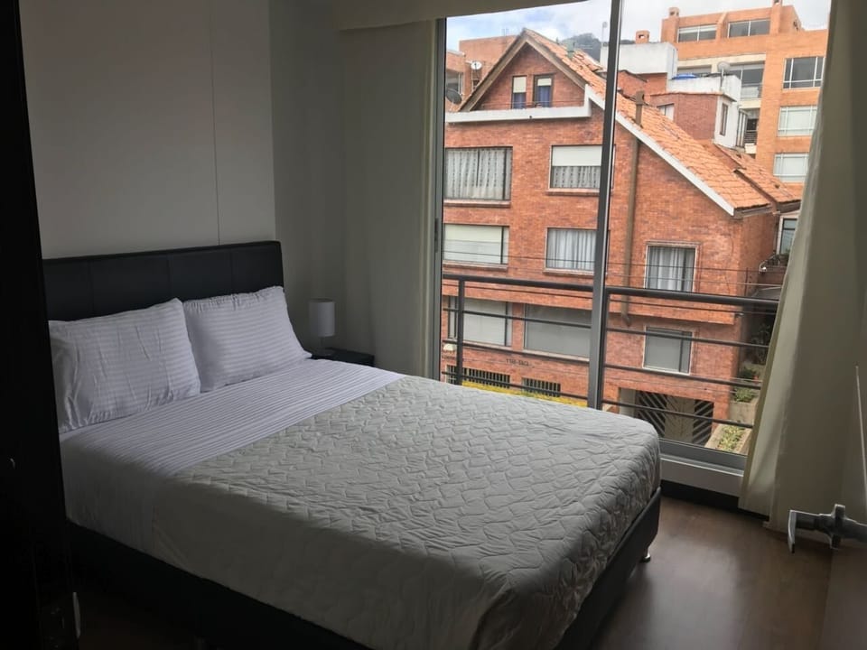HERMOSO APARTAMENTO #306 SANTA BARBARA