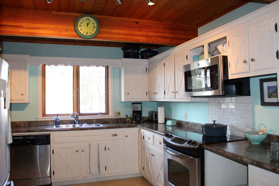 Cheery Kitchen