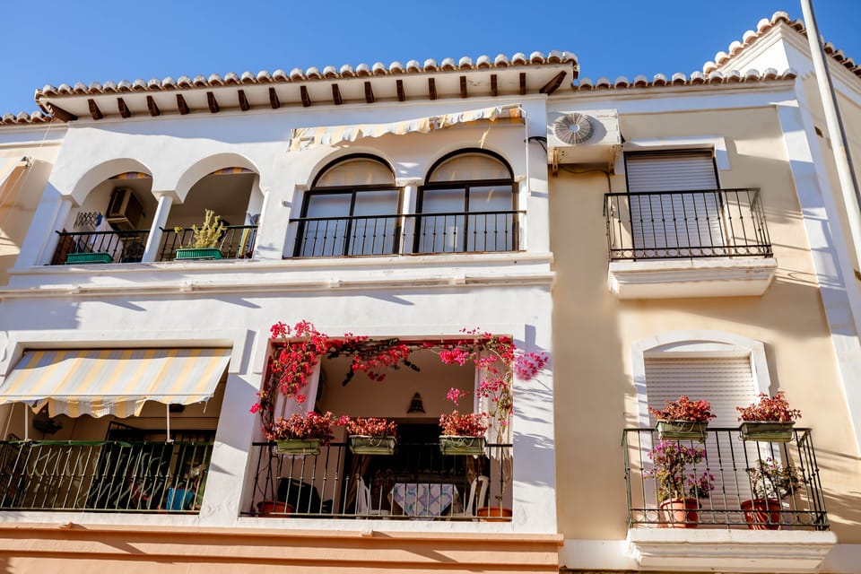 Front of the apartment La Maquinilla