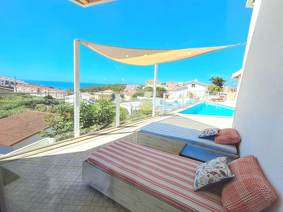 Ocean and pool view (Orange Suite)