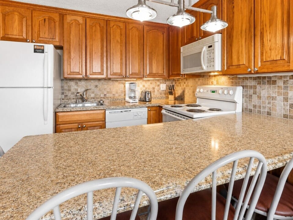 Fully-equipped kitchen