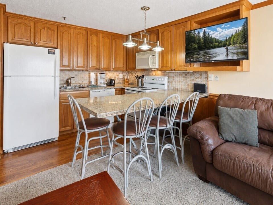 Fully-equipped kitchen