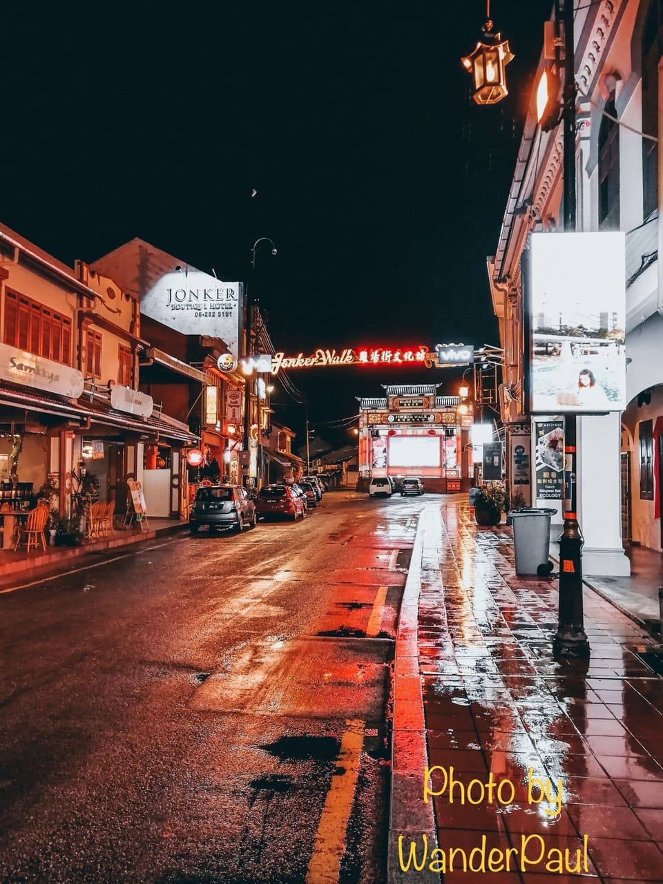 Jonker Street (4.0km, 8-10 mins driving distance)- bustling open-air market 