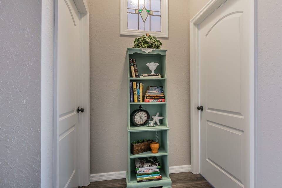 Hallway between bedrooms