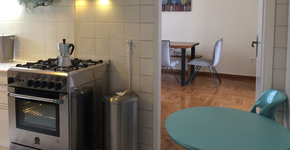 Kitchen and the door to the second bedroom / dining room