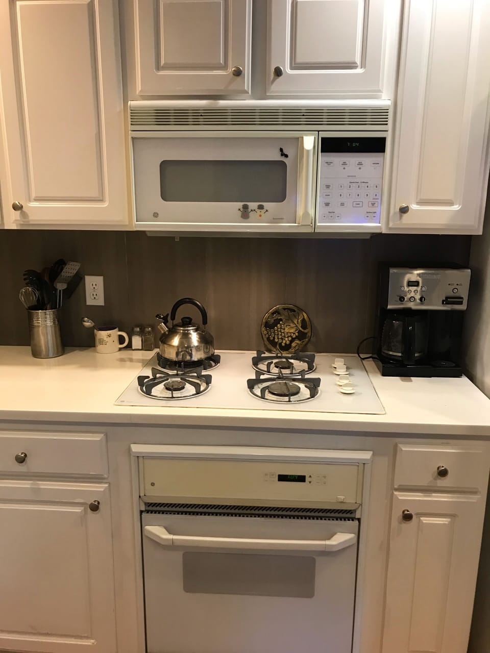 Gas range, oven, and microwave 