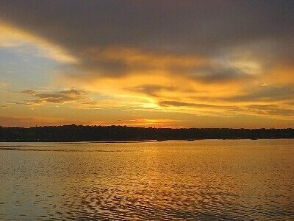 WALK HERE! Sunset VH Harbor...