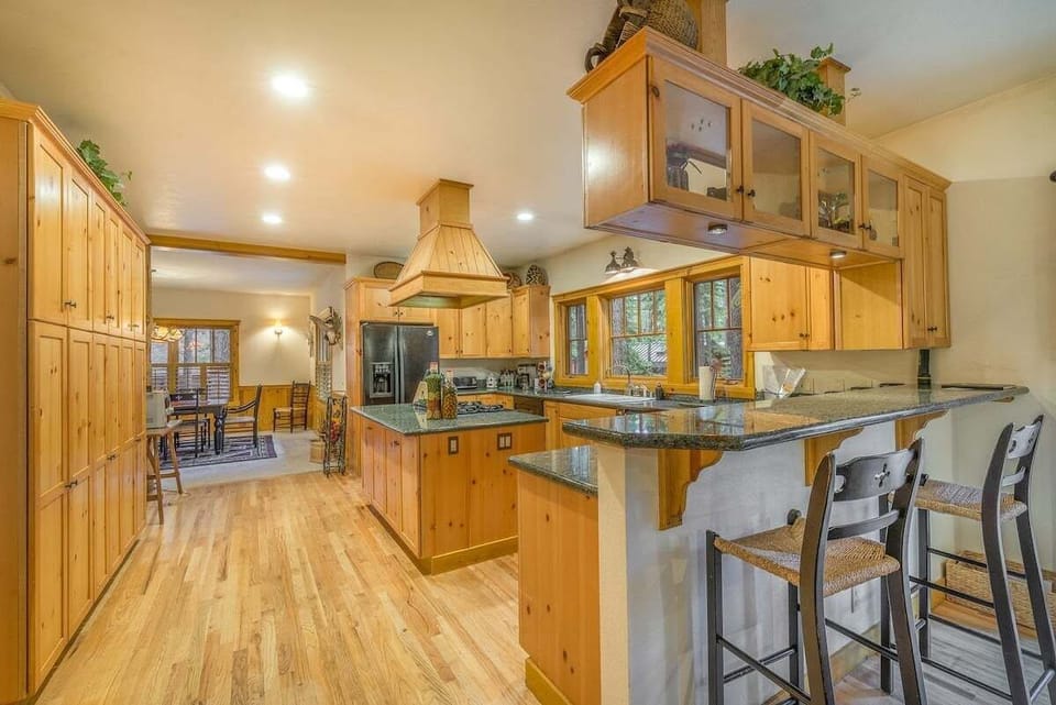 Kitchen with Breakfast Nook
