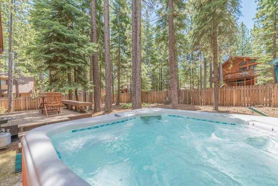 Hot Tub in private back yard!