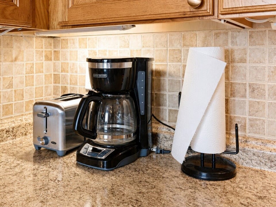 Drip coffee pot