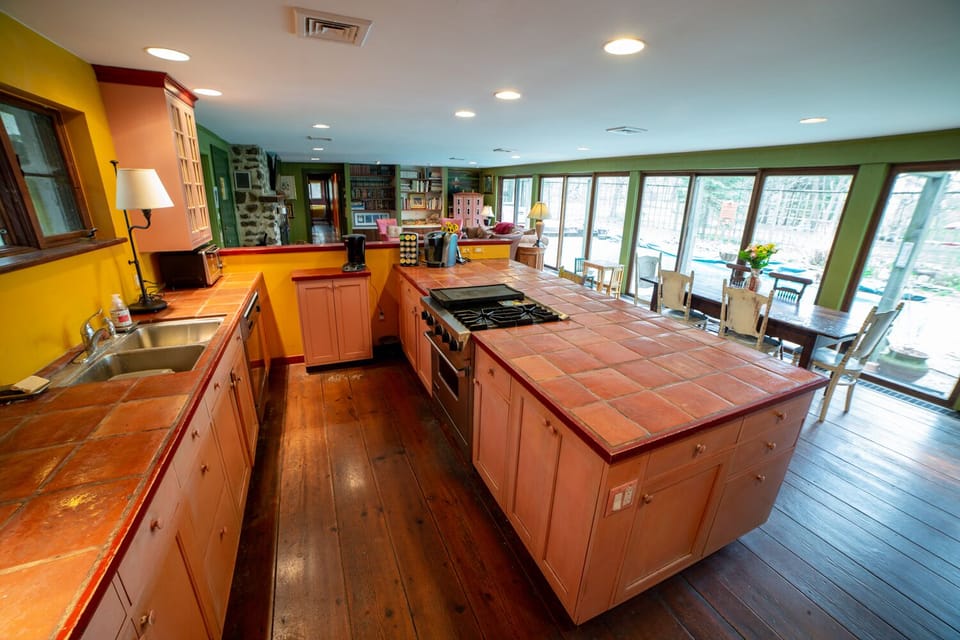 Kitchen Living room 