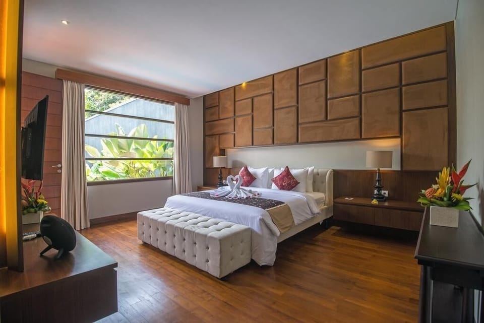 3 BR ENTRD Modern Villa Seminyak