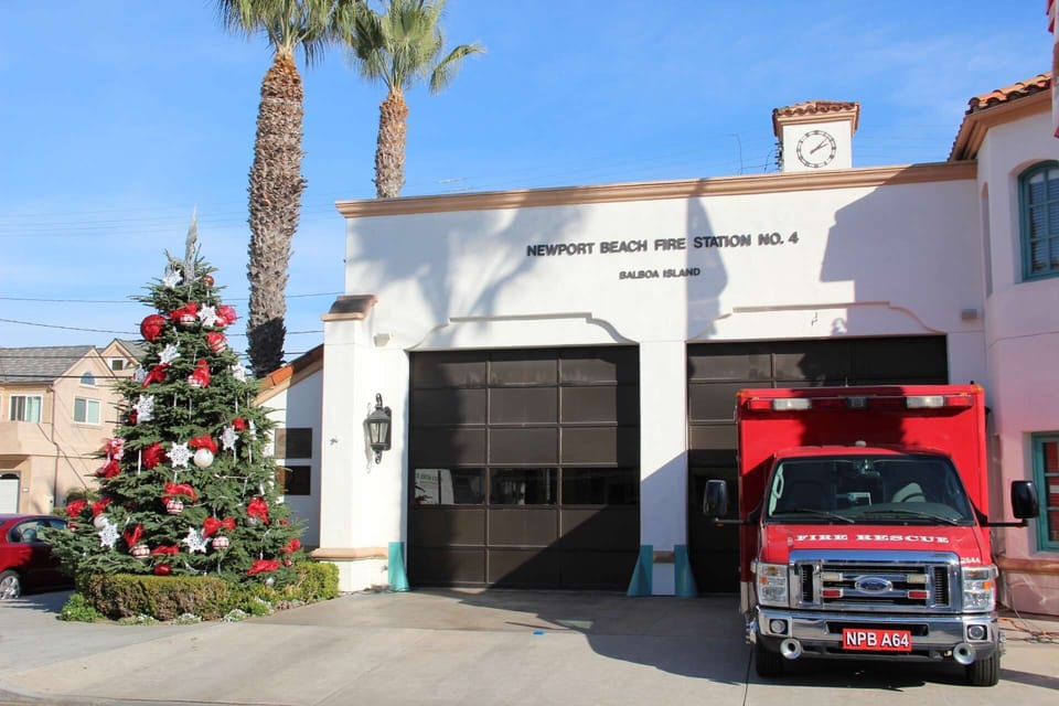 The holidays on Balboa Island are magical.  Just about everyone decorates their home and even the Fire Station gets into the action!