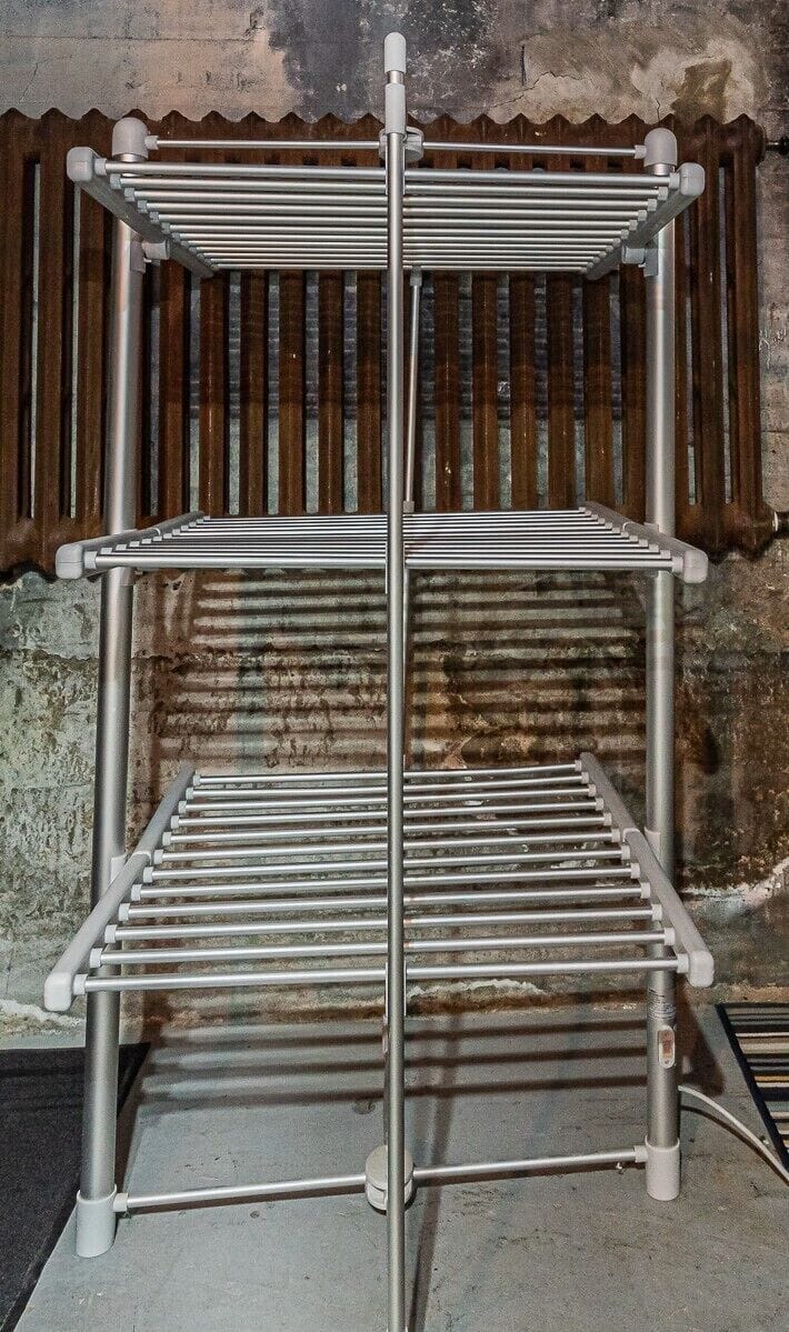 Clothes drying rack