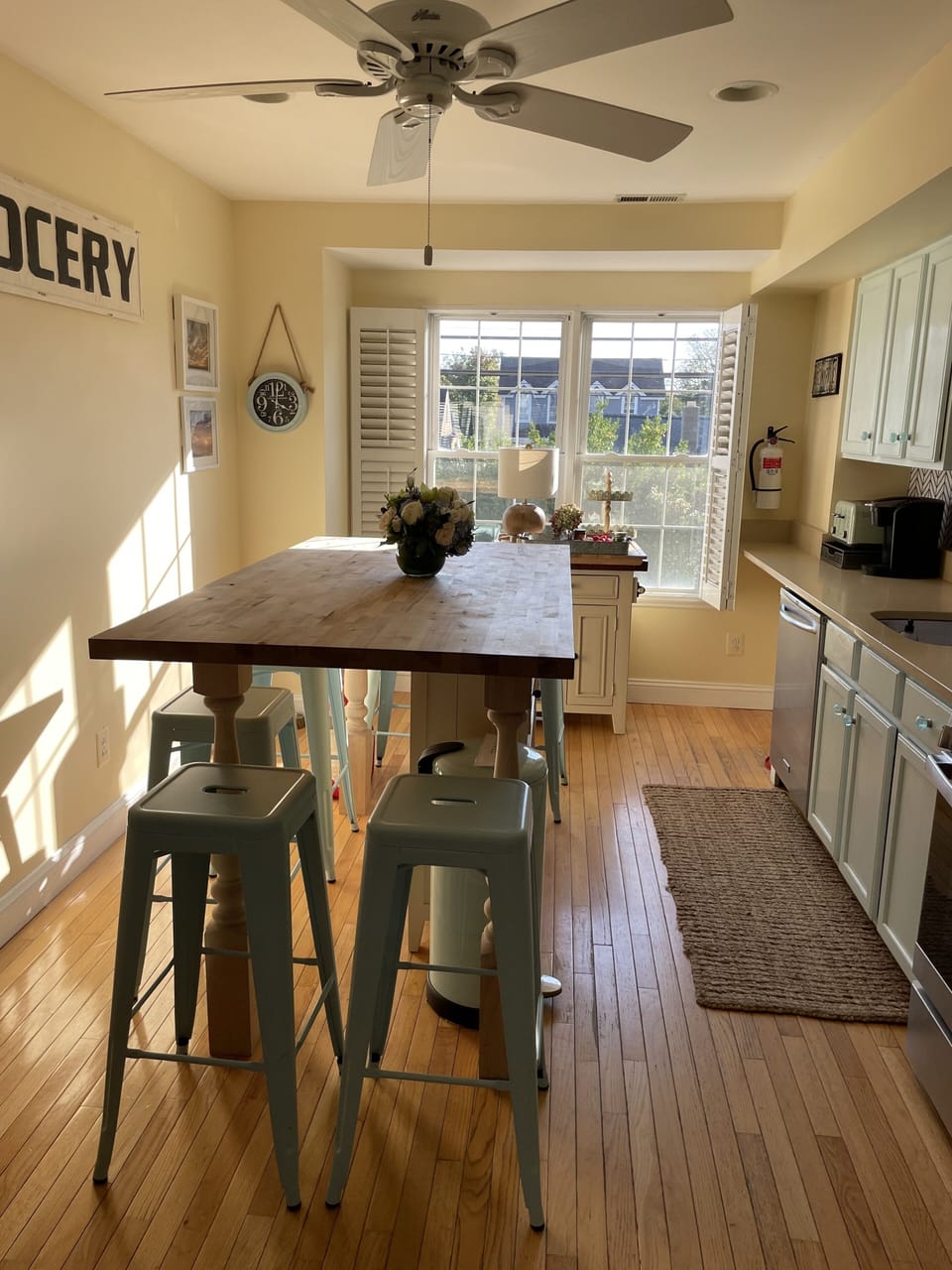 plenty of room for seating and meal prep