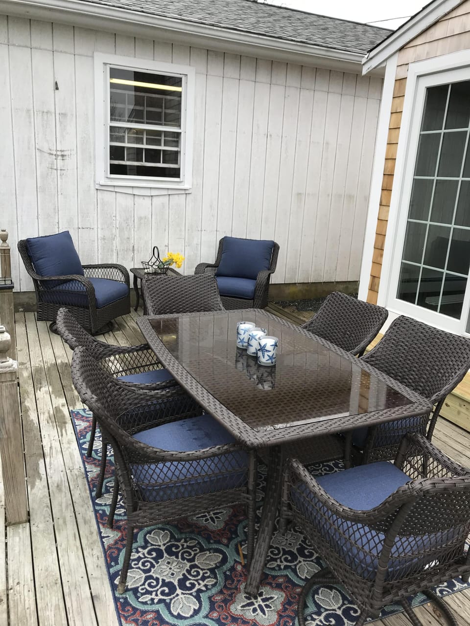Large patio set. Seating for 8
