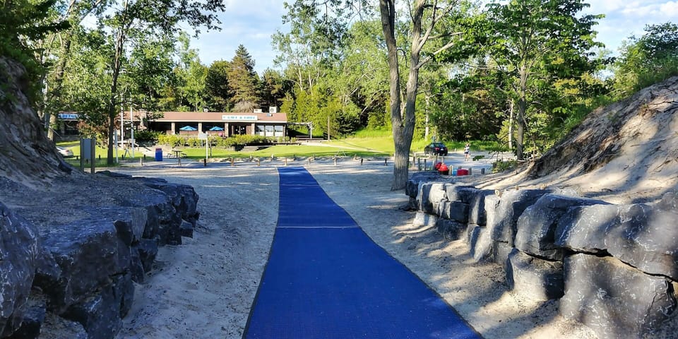 The entrance to the beach from the Sandbanks Cafe