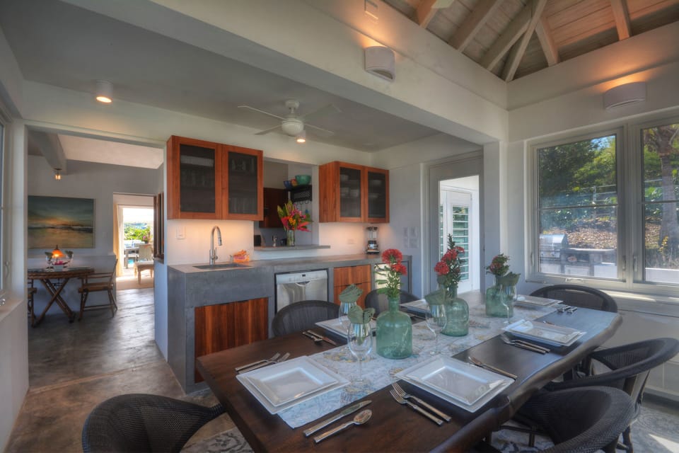 dining, wet bar, and pass through to kitchen. 
 Bull grill right outside