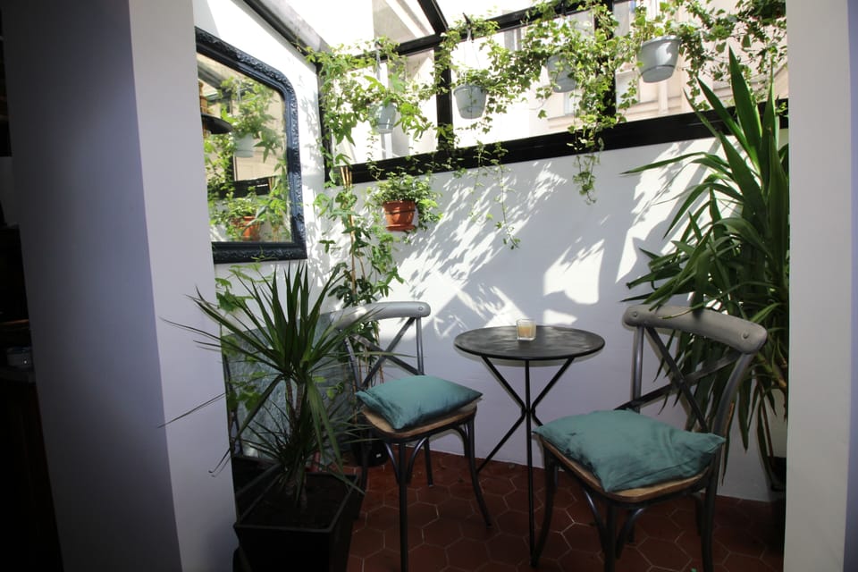 Bijoux conservatory opposite dining area