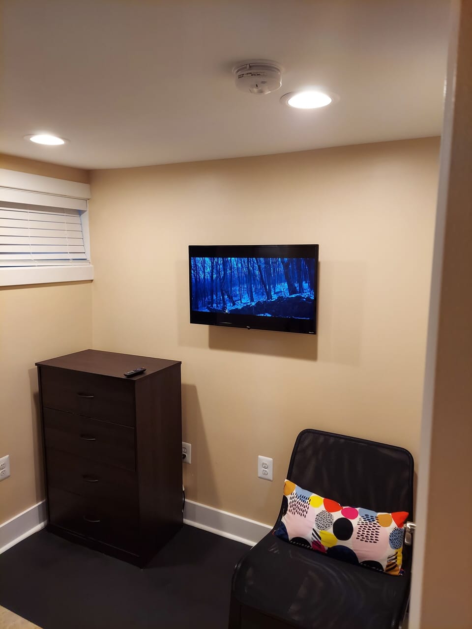  Bedroom 3 - has a flat screen ROKU TV