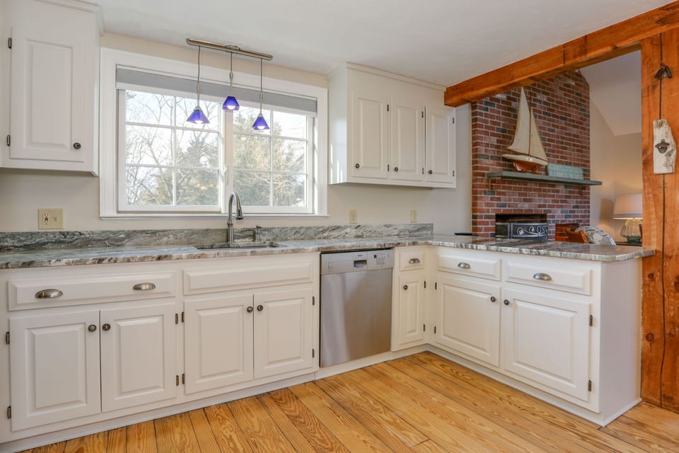 Great room - living, dining & kitchen
